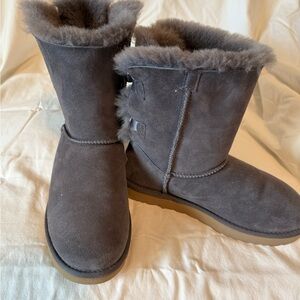 Gray UGG Winter & Rain Boots with Sheepskin Lining. Size 9